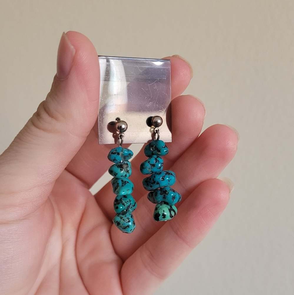 Turquoise Stacked Stone Earring and Stretch Bracelet Set - Picture 2 of 5
